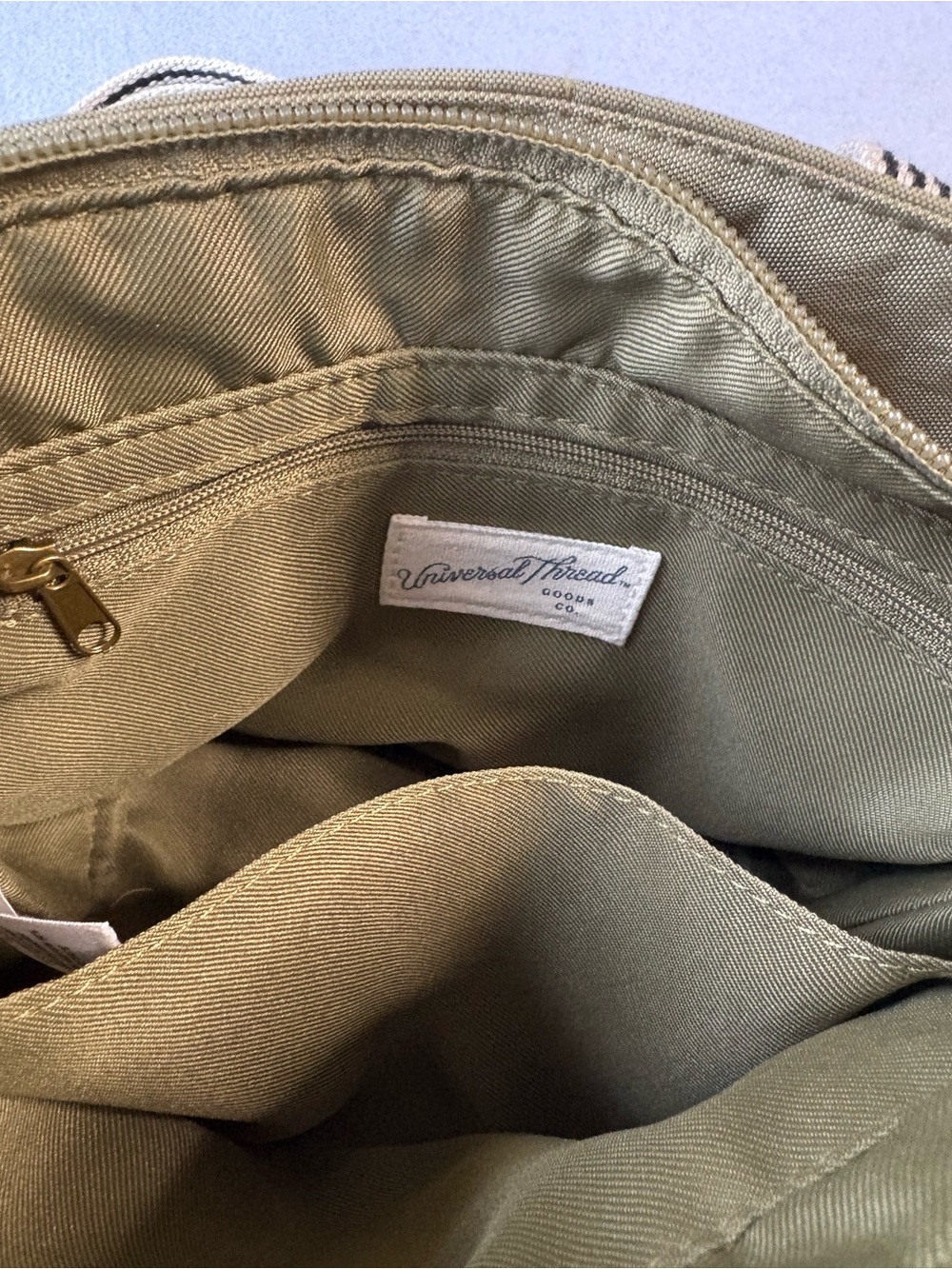 Universal Thread Quilted Olive Small Tote with Webbed Shoulder Strap NWOT - Picture 4 of 9